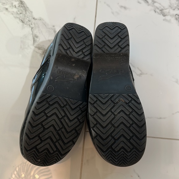 Dansko clogs size 37 wide, color black - Picture 2 of 2